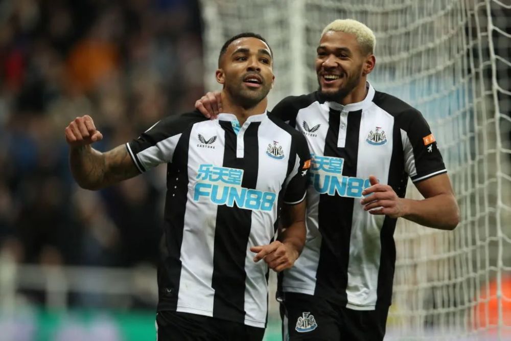  伯恩利客场2-1绝杀埃弗顿，戴奇战术收获奇效