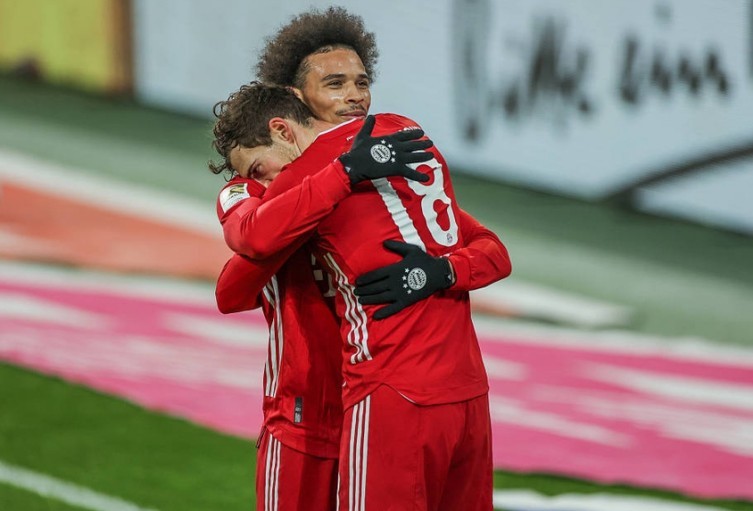  多特蒙德边路突破犀利撕开对手防线取胜